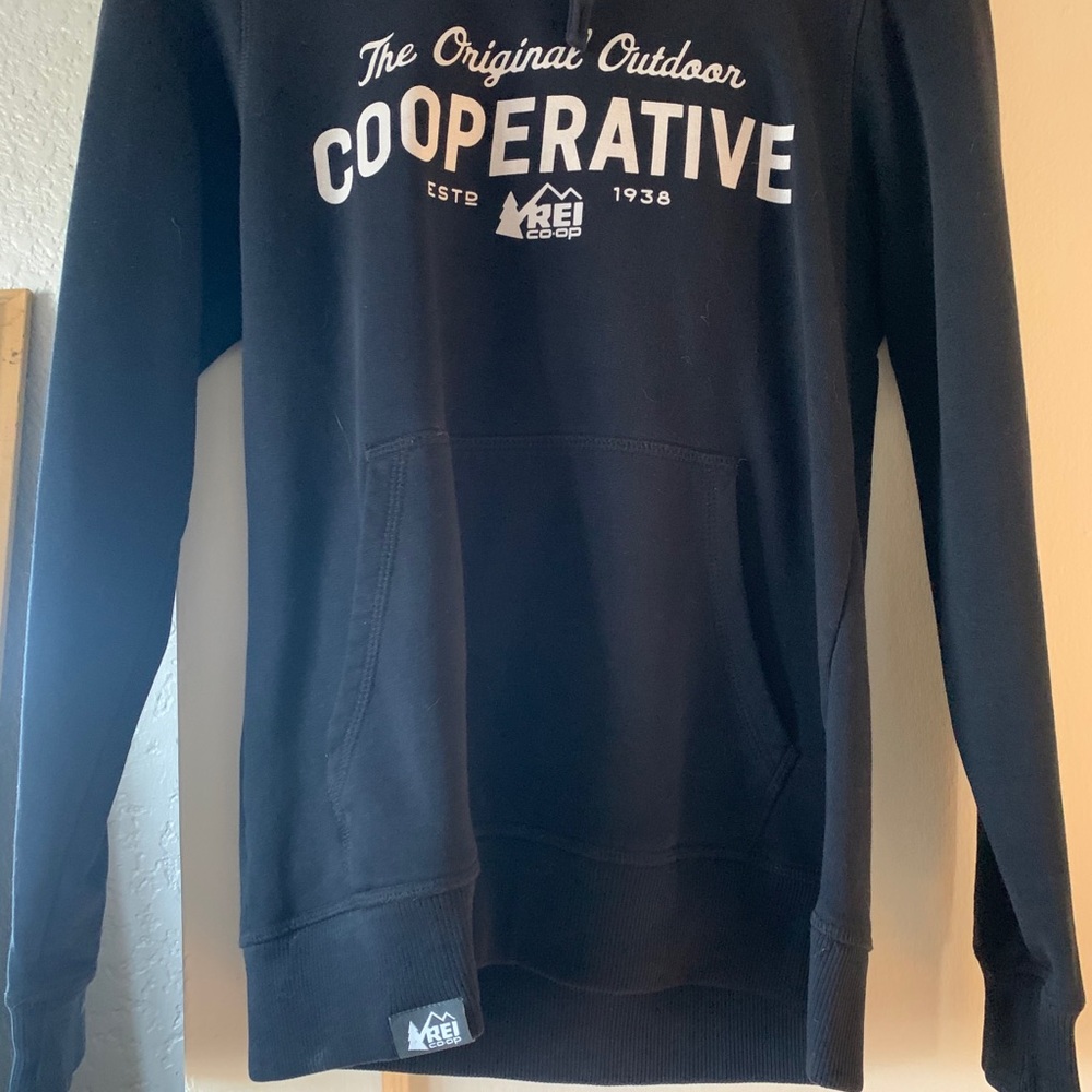 REI SWEATSHIRT